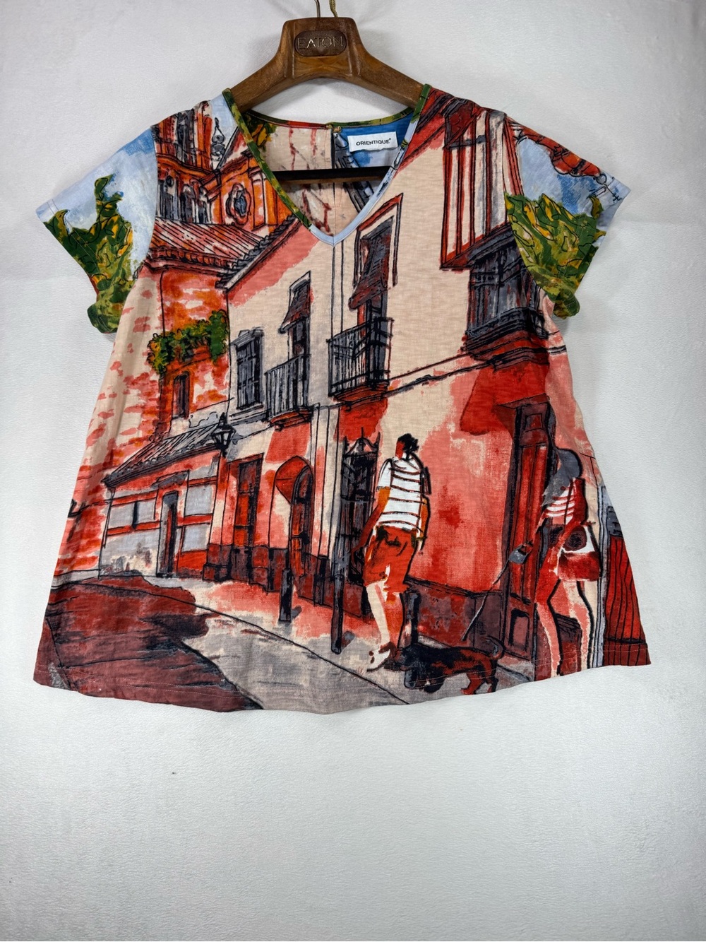 Orientique Vibrant Scenic V-Neck Short Sleeve Top in Red Multi Medium